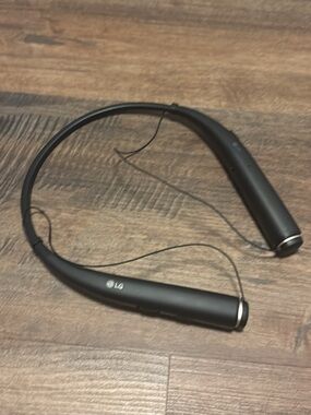 LG Matte Black Bluetooth Neckband Headset with Retractable Earbuds